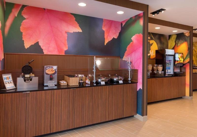 亨廷顿唐普雷斯套房酒店 外观 照片